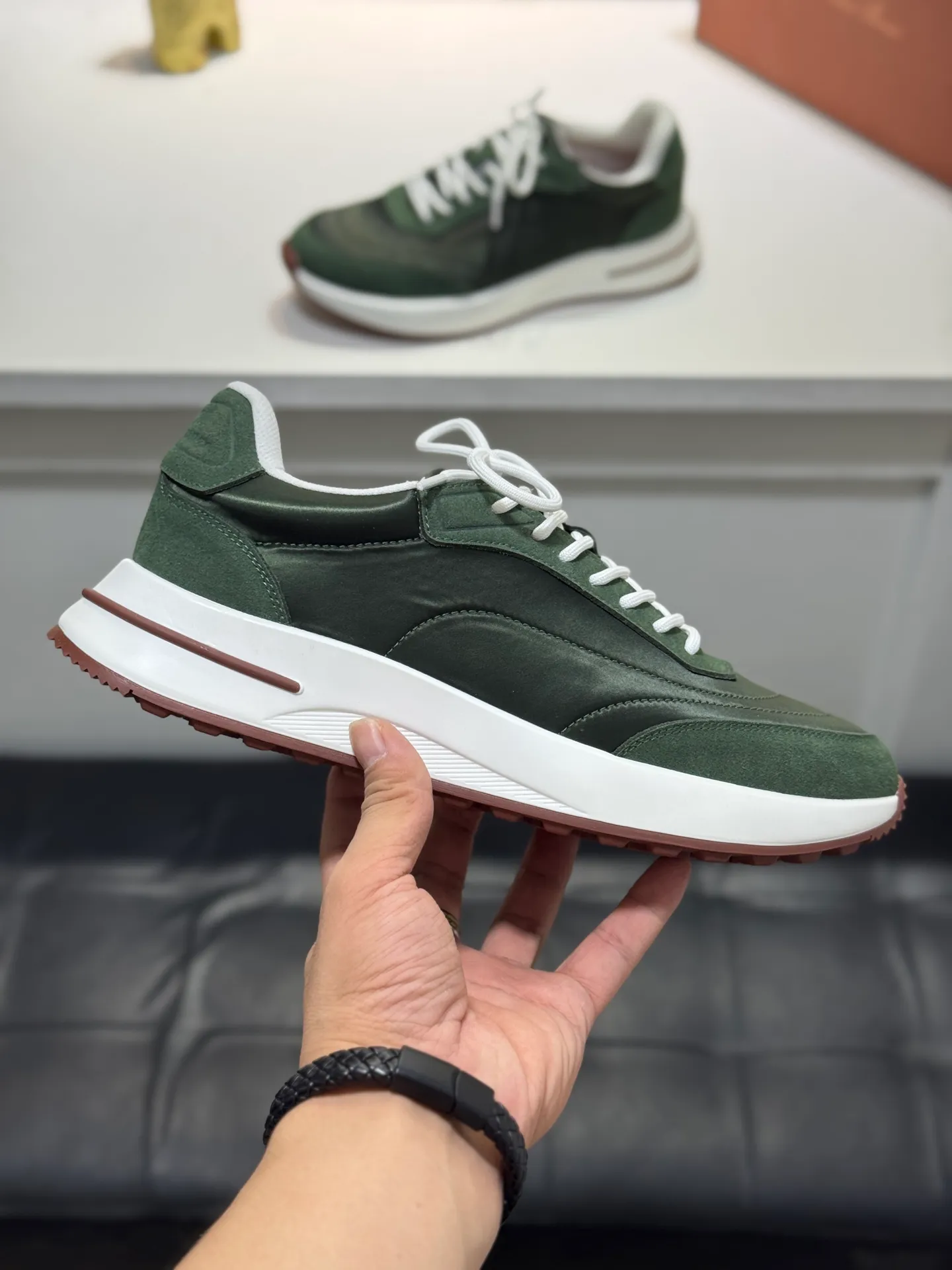 Men's men's shoes 💰440 [New style] 🪳🪳loro piana/LP material: The upper is made of umbrella cloth for routing. Anti-velvet fabric is wrapped on the front and back to ensure stability. The rear is equipped with a cushion to improve wearing comfort. Breathable mesh shoes. Stretch cloth lining𥚃. Latex mesh insole. TPU outsole. Code number: 38-44 (45 customized